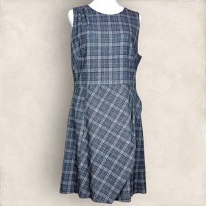 Classic Plaid Banana Republic Dress!!! Size Large